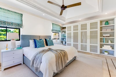 Luxury Villa Photo #18