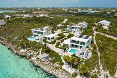 Luxury Villa Photo #23
