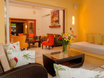 Luxury Villa Photo #12