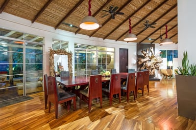 Luxury Villa Photo #13