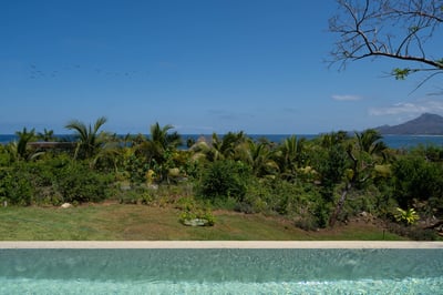 Luxury Villa Photo #4