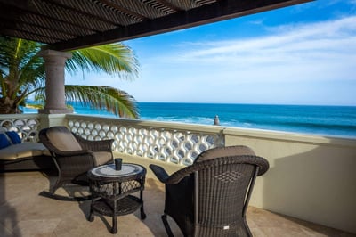 Luxury Villa Photo #30