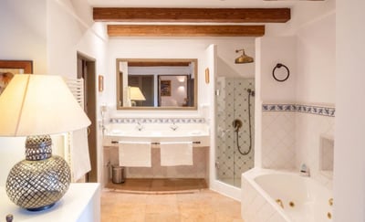 Luxury Villa Photo #25