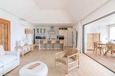 Luxury Villa Photo #13