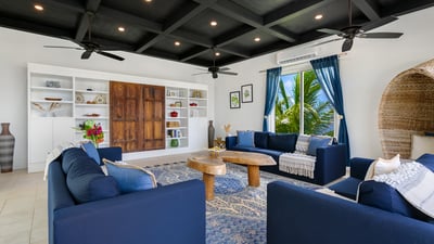 Luxury Villa Photo #36