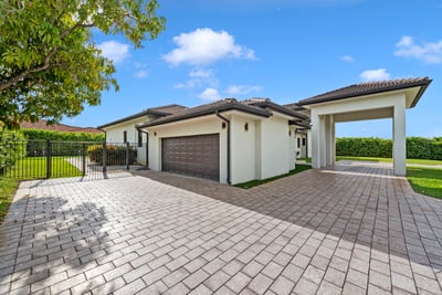 Luxury Villa Photo #11