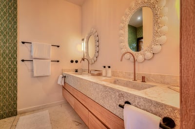 Luxury Villa Photo #46