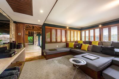 Luxury Villa Photo #40