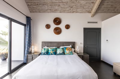 Luxury Villa Photo #22