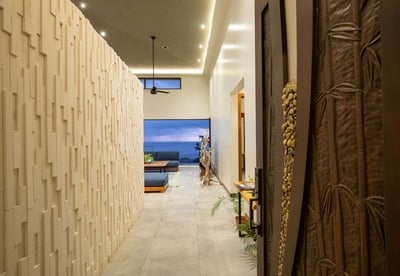 Luxury Villa Photo #16