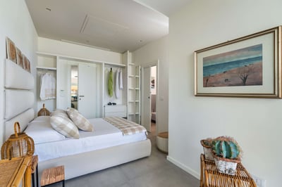 Luxury Villa Photo #45
