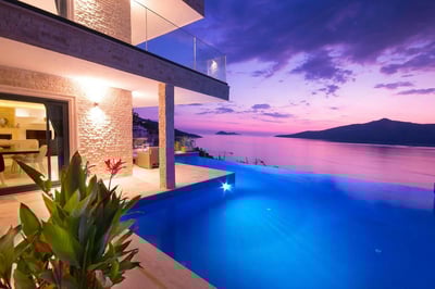 Luxury Villa Photo #2