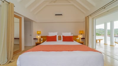 Luxury Villa Photo #34