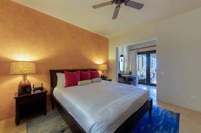 Luxury Villa Photo #18