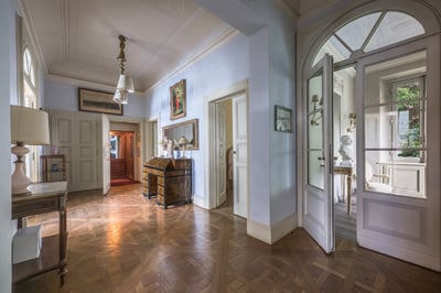 Luxury Villa Photo #13