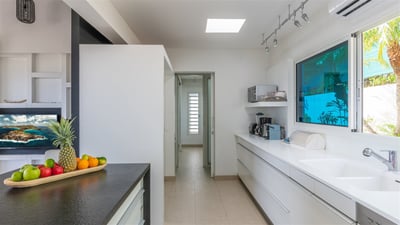 Kitchen & Dining Area