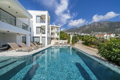 Luxury Villa Photo #2