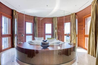 Luxury Villa Photo #25