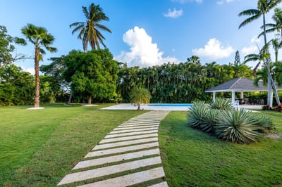 Luxury Villa Photo #3