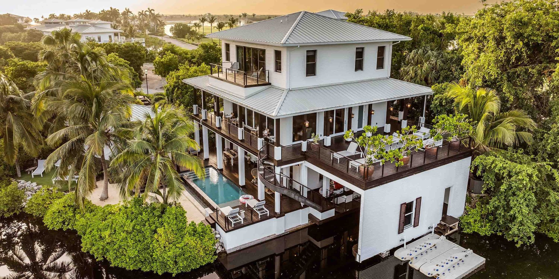 Ritz-Carlton Deckhouse #1 - 3