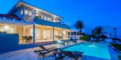Luxury Villa Photo #3