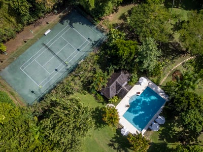 Luxury Villa Photo #3