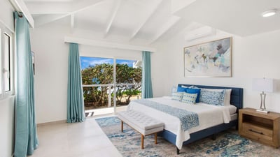 Luxury Villa Photo #35