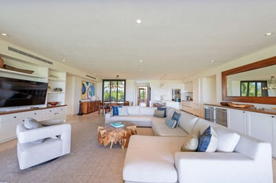 Luxury Villa Photo #10