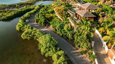 Luxury Villa Photo #2