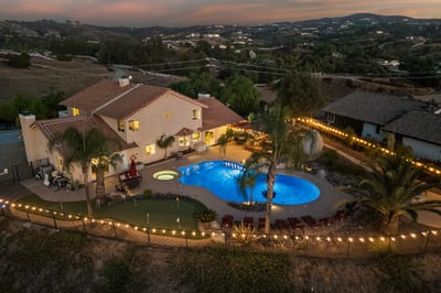 Luxury Villa Photo #11
