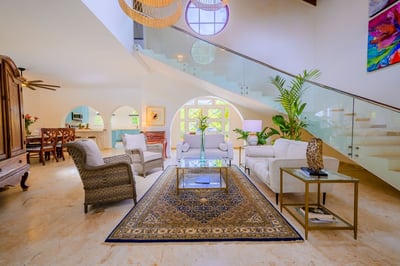 Luxury Villa Photo #9
