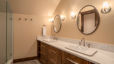 King suite 2 on upper level ensuite
