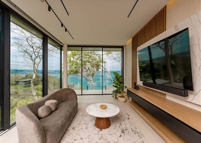 Luxury Villa Photo #18