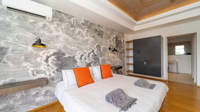 Luxury Villa Photo #33