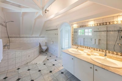 Luxury Villa Photo #24