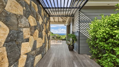 Outdoors: Private parking at the entrance.&nbsp;