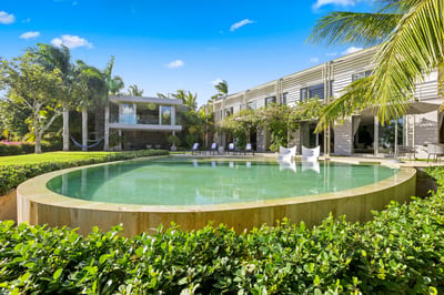 Luxury Villa Photo #2