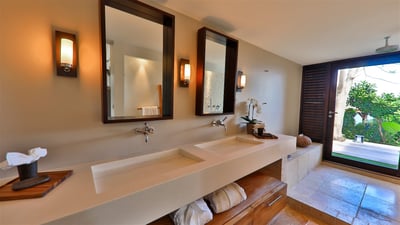 Luxury Villa Photo #47