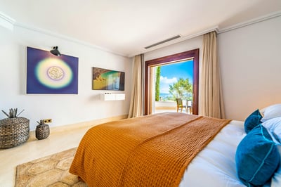 Luxury Villa Photo #38