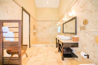 Luxury Villa Photo #38