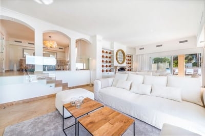 Luxury Villa Photo #15