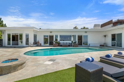Luxury Villa Photo #2