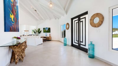 Luxury Villa Photo #22