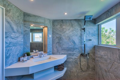 Luxury Villa Photo #17