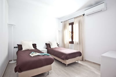 Luxury Villa Photo #17