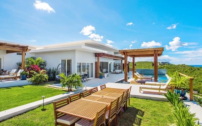 Luxury Villa Photo #3