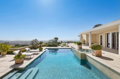 Luxury Villa Photo #2