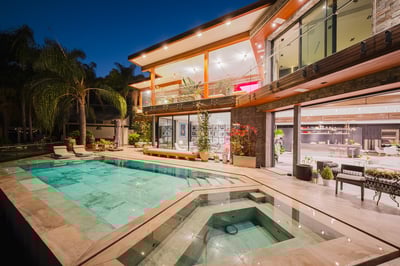 Luxury Villa Photo #6