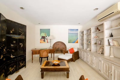 Luxury Villa Photo #13
