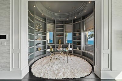 Luxury Villa Photo #28